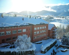 Hostel Residencia Albergue Jaca (Jaca, Španjolska)