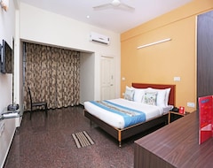 Hotel OYO 9414 Golden Nest (Mysore, Indija)