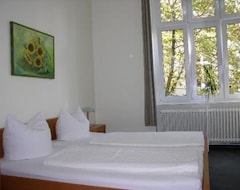 Khách sạn Hotel-Pension Fischer (Berlin, Đức)