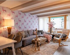 Cijela kuća/apartman Holiday Apartment Davos Dorf For 4 - 6 Persons With 2 Bedrooms - Holiday Apartment (Davos, Švicarska)