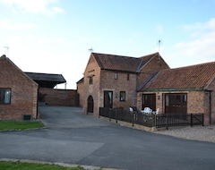 Otel Lodge Barns (Morton, Birleşik Krallık)