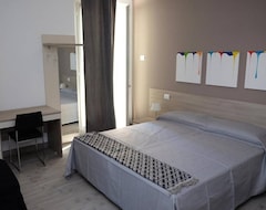 Bed & Breakfast Ventitremarzo Guest House (Novara, Ý)