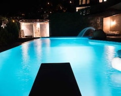 Cijela kuća/apartman Tranquil Infinity Pool Getaway (private Jacuzzi And Steam Bath, Pool, Garden, Sea And City Views) (Volos, Grčka)