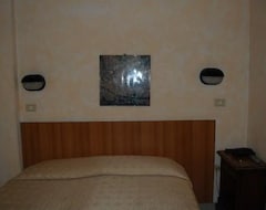 Hotel Derby (Florence, Italy)