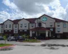 Khách sạn Deluxe 6 Inn & Suites EX La Quinta Inn Brownsville (Olmito, Hoa Kỳ)
