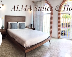 Hotel ALMA Suites (Mazatlán, Mexico)