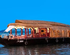 Otel Aqua Jumbo Houseboats (Kumarakom, Hindistan)