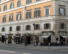 Otel Nazional Rooms (Roma, İtalya)