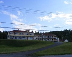Hotel Bon Accueil (Sainte-Madeleine-de-la-Rivière-Madeleine, Canada)