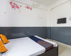 SPOT ON 66186 Hotel Basari (Ahmednagar, India)