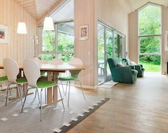 Koko talo/asunto Holiday House For 12 Persons (Hals, Tanska)