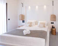 Hotelli Eva Mare Hotel & Suites - Adults Only (Agia Pelagia, Kreikka)
