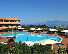 Khách sạn Holiday Resort Popilia Country Resort, Maierato (Maierato, Ý)