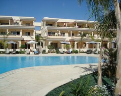 Koko talo/asunto Spacious Pool Side 2 Bedroom Apartment (Paphos, Kypros)