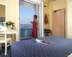 Hotel Mondial (Bellaria-Igea Marina, Italien)