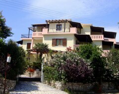 Philippos Hotel Apartments (Nikiana, Yunanistan)