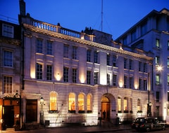 Khách sạn Courthouse Hotel London (London, Vương quốc Anh)