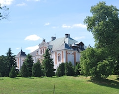 Otel Palac w Czyzowie Szlacheckim (Zawichost, Polonya)