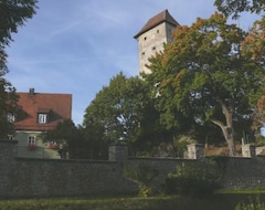 Khách sạn Burg Veldenstein (Neuhaus, Đức)