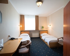Khách sạn Hotel Almarco (Sroda Wielkopolska, Ba Lan)
