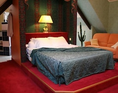Hotel Logis Manoir De Bodrevan (Noyal-Muzillac, France)