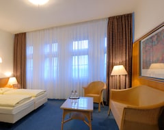 Hotel Avus (Berlin, Germany)