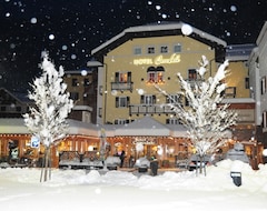 Cevedale Living Romance Hotel (Peio, İtalya)