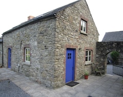 Toàn bộ căn nhà/căn hộ Beautifully Restored And Furnished Stone Cottage (Thomastown, Ai-len)