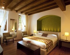 Hotel 1711 Ti Sana Detox Retreat & Spa (Calco, Italy)
