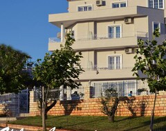Otel Villa August Ksamil (Saranda, Arnavutluk)