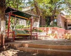 Khách sạn Adamo The Village (Matheran, Ấn Độ)