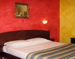Hotel Le Pinède (Giugliano in Campania, Italy)