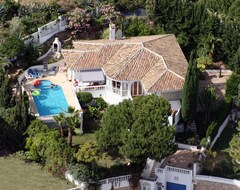 Hotel Large Villa With Private Pool, Sea View, Walking Distance To Village Andbeach, (Mijas, Spanien)