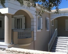 Koko talo/asunto Kanellos Luxury Apartments (Paleros, Kreikka)