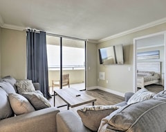 Casa/apartamento entero New! Waterfront Resort Condo: Private Beach & Pool (Hudson, EE. UU.)