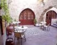 Khách sạn Camelot Traditional & Classic Hotel (Rhodes Town, Hy Lạp)