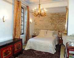 Hotel Maison Romane 1136 (Cluny, France)