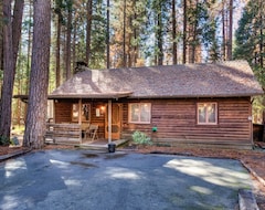 Toàn bộ căn nhà/căn hộ 53 Creekside Cabin (Yosemite National Park, Hoa Kỳ)