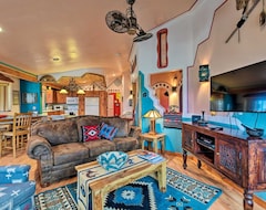 Casa/apartamento entero House On 1 Half Acres - 30 Mins To Taos Ski Valley! (Taos, EE. UU.)