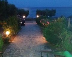 Tüm Ev/Apart Daire Seaview Villa Located 20 M From The Beach (Kavala, Yunanistan)