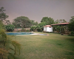 Hotel Nature Lovers Farm (New Delhi, Indija)