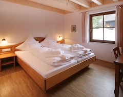 Bed & Breakfast Schwarzwald Chalets (Freudenstadt, Njemačka)