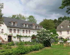 Khách sạn Hotel-Weingut Karlsm (Trier Treves, Đức)