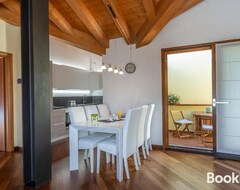 Toàn bộ căn nhà/căn hộ New Deal - Apt With Terrace, Jacuzzi & Netflix (Palmanova, Ý)