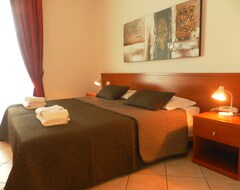 Khách sạn Venezia Park Rooma & Apartments (Lazise sul Garda, Ý)