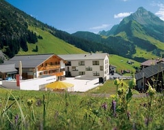 Khách sạn Sporthotel Steffisalp (Warth, Áo)