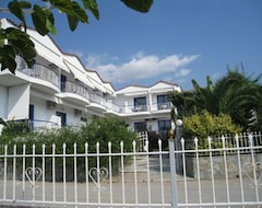 Căn hộ có phục vụ Leventis Apartments (Rovies, Hy Lạp)