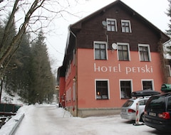Khách sạn Hotel Petski (StráZné, Cộng hòa Séc)