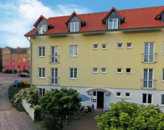 Khách sạn DW Hotel Zur Sonne (Waren, Đức)