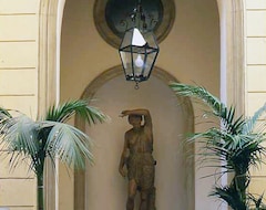 Khách sạn Fontanella Borghese (Rome, Ý)